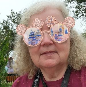 Meet your Posher, Sharon